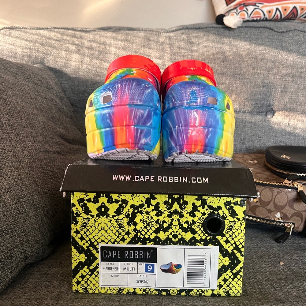 Size 9 platform tie-dye croc inspired shoes